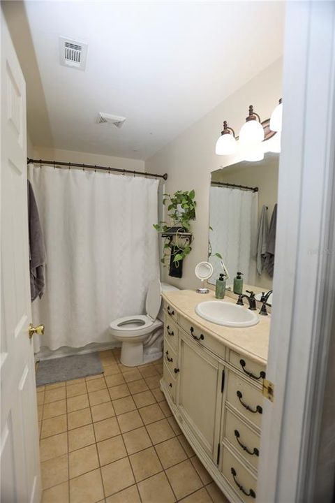 For Sale: $270,000 (3 beds, 2 baths, 1304 Square Feet)