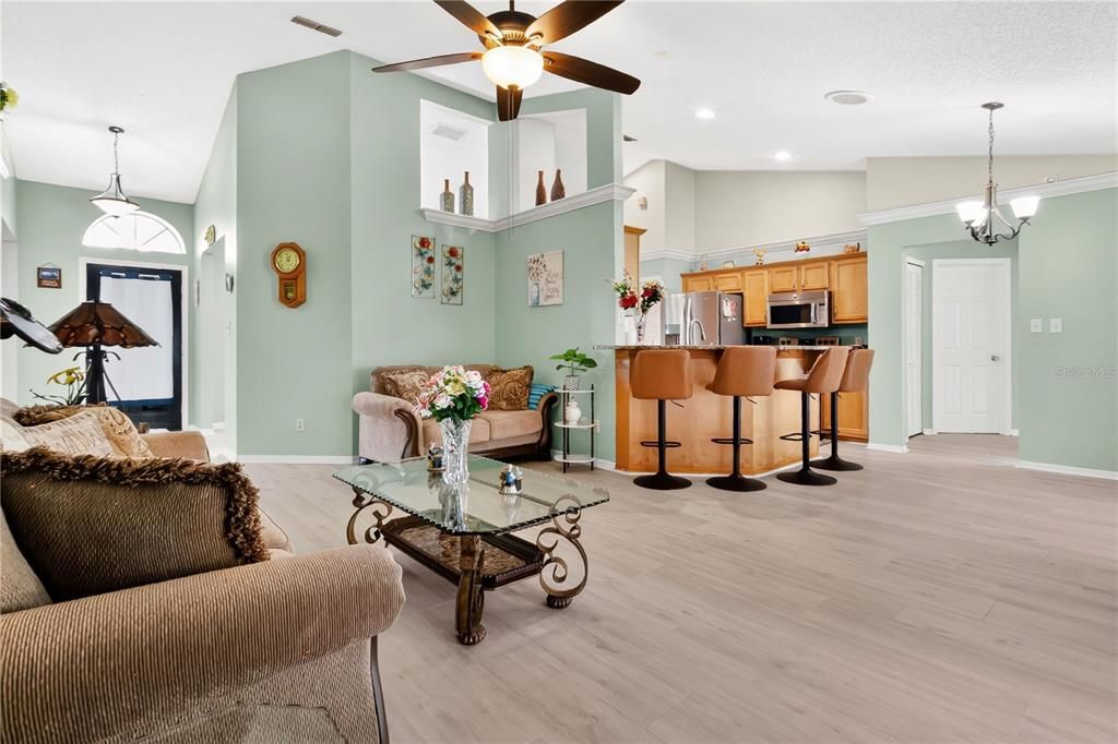 For Sale: $445,000 (4 beds, 2 baths, 1893 Square Feet)