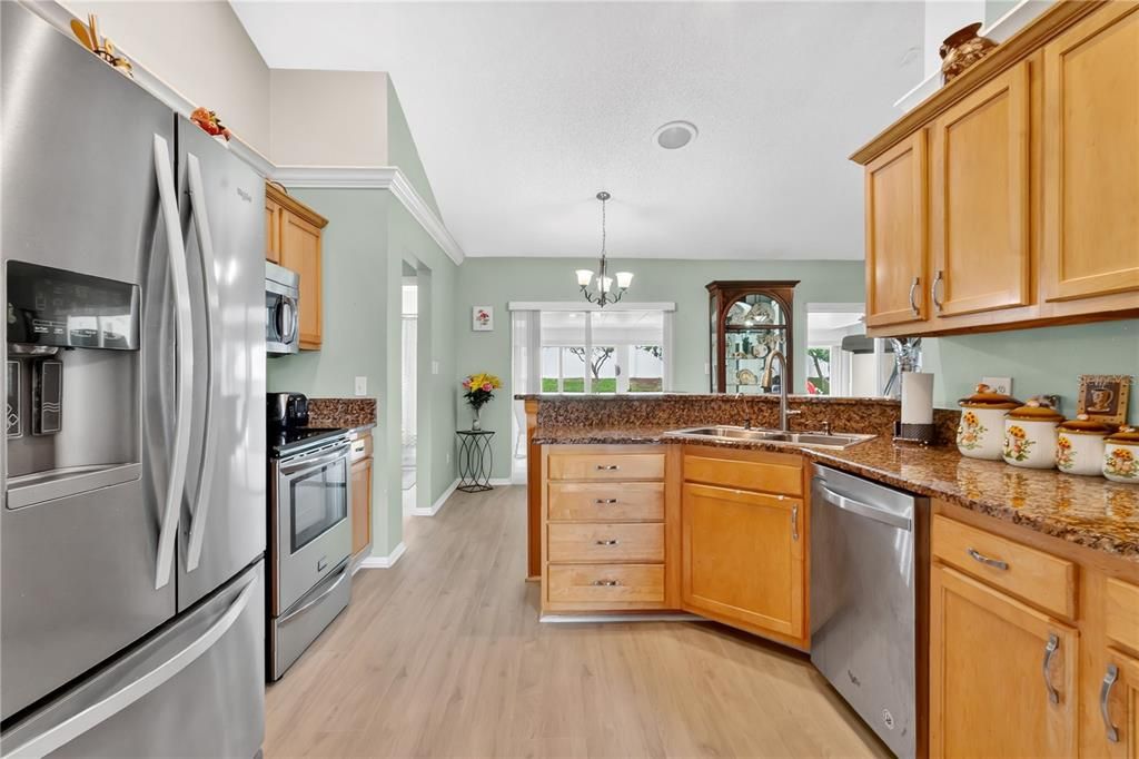 For Sale: $445,000 (4 beds, 2 baths, 1893 Square Feet)