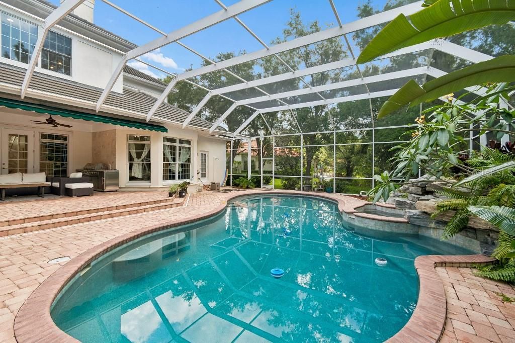 Activo con contrato: $1,975,000 (5 camas, 4 baños, 5060 Pies cuadrados)