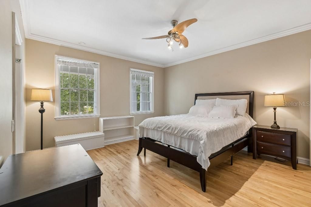 Activo con contrato: $1,975,000 (5 camas, 4 baños, 5060 Pies cuadrados)