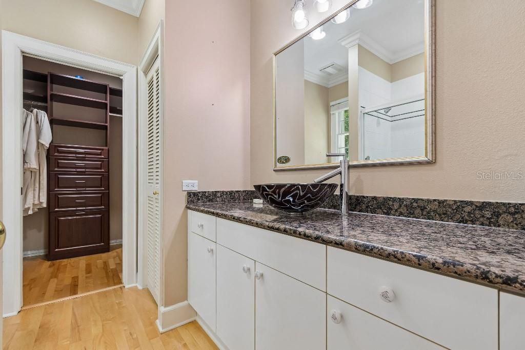 Activo con contrato: $1,975,000 (5 camas, 4 baños, 5060 Pies cuadrados)