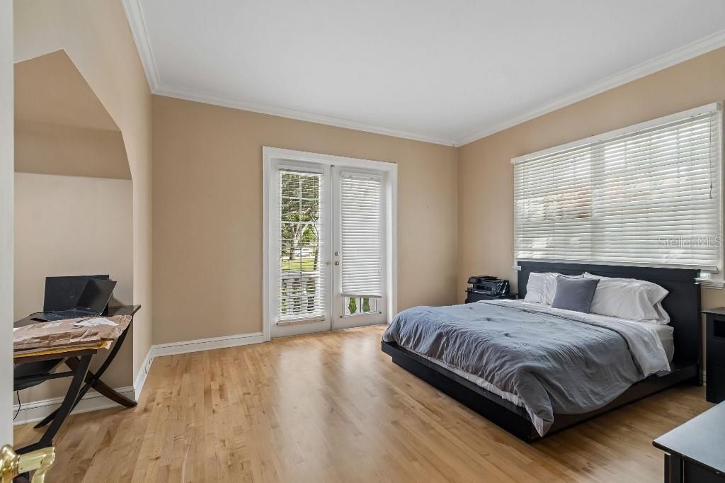 Activo con contrato: $1,975,000 (5 camas, 4 baños, 5060 Pies cuadrados)