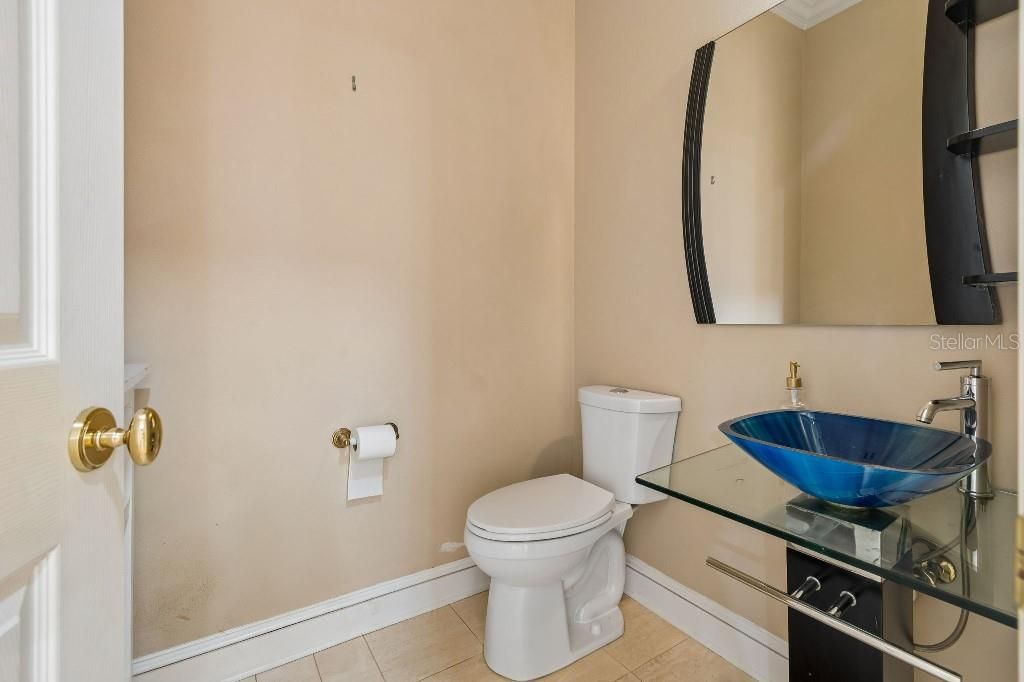 Activo con contrato: $1,975,000 (5 camas, 4 baños, 5060 Pies cuadrados)