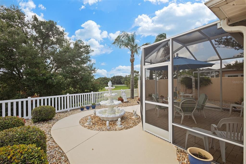 For Sale: $350,000 (2 beds, 2 baths, 1136 Square Feet)