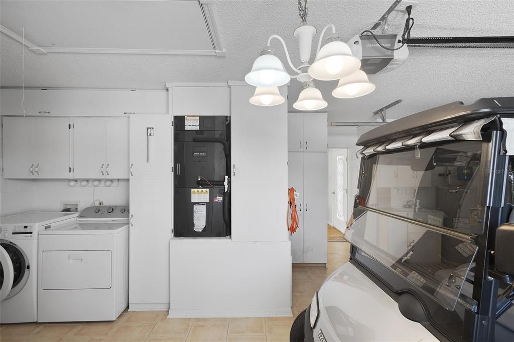 For Sale: $350,000 (2 beds, 2 baths, 1136 Square Feet)