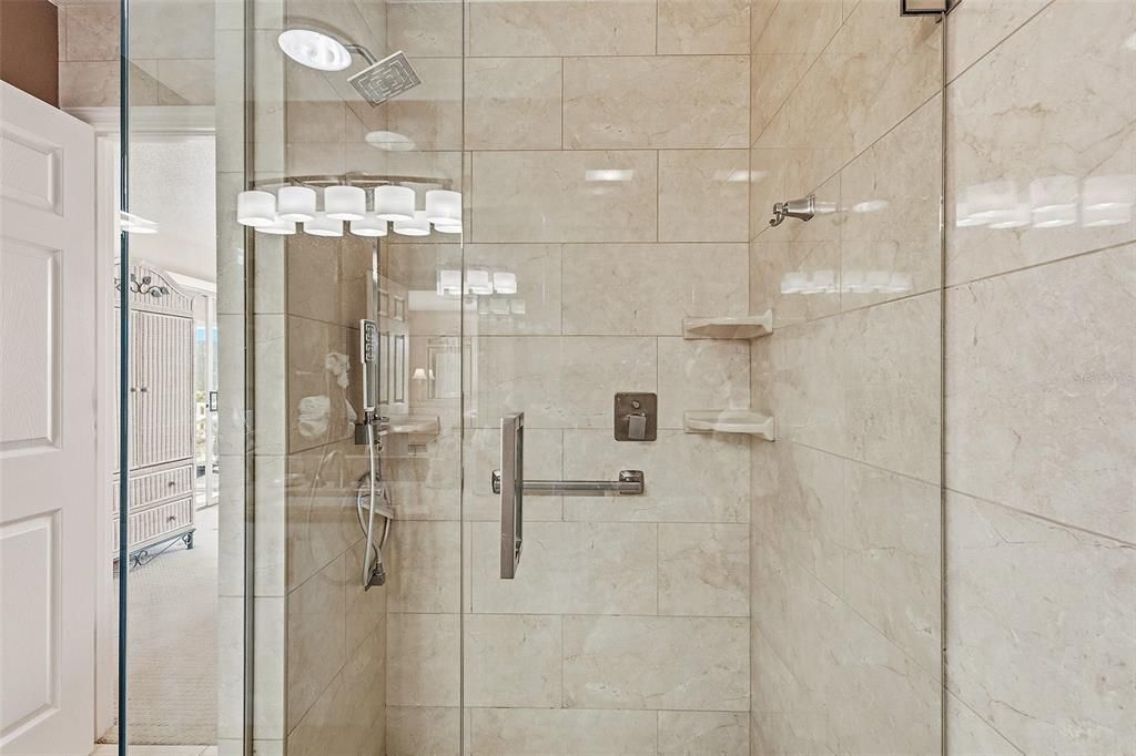 For Sale: $350,000 (2 beds, 2 baths, 1136 Square Feet)