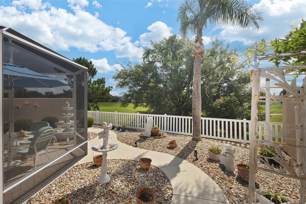For Sale: $350,000 (2 beds, 2 baths, 1136 Square Feet)