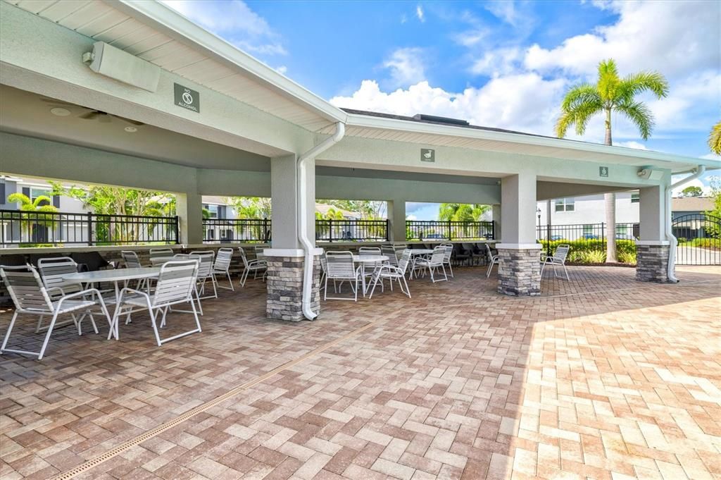 En Venta: $399,000 (3 camas, 2 baños, 1725 Pies cuadrados)