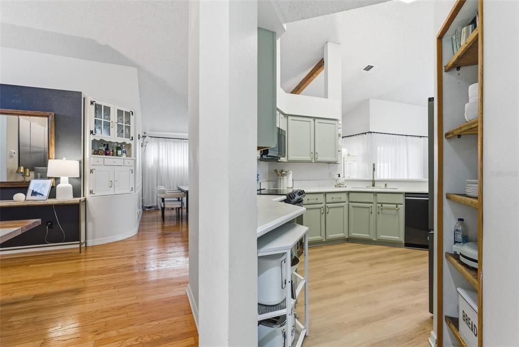 En Venta: $525,000 (3 camas, 2 baños, 1712 Pies cuadrados)