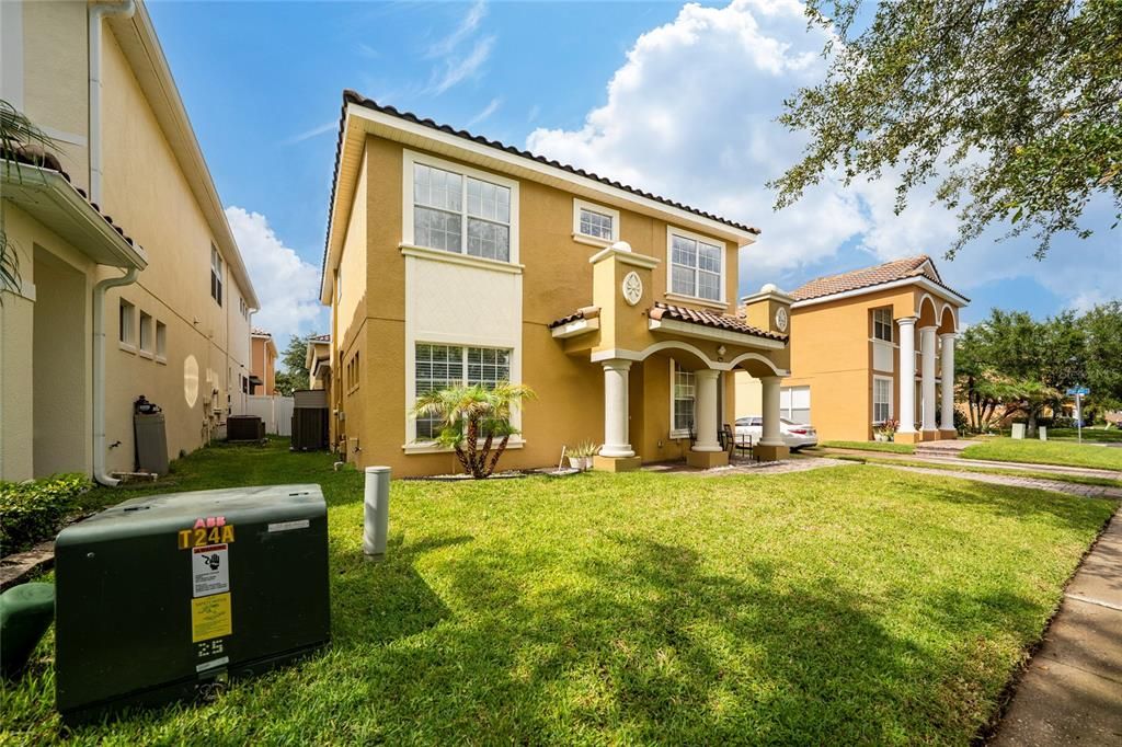 На продажу: $425,000 (4 спален, 2 ванн, 2563 Квадратных фут)