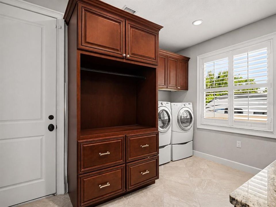 For Sale: $1,150,000 (4 beds, 4 baths, 3608 Square Feet)