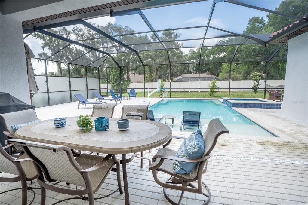 For Sale: $850,000 (4 beds, 3 baths, 2992 Square Feet)
