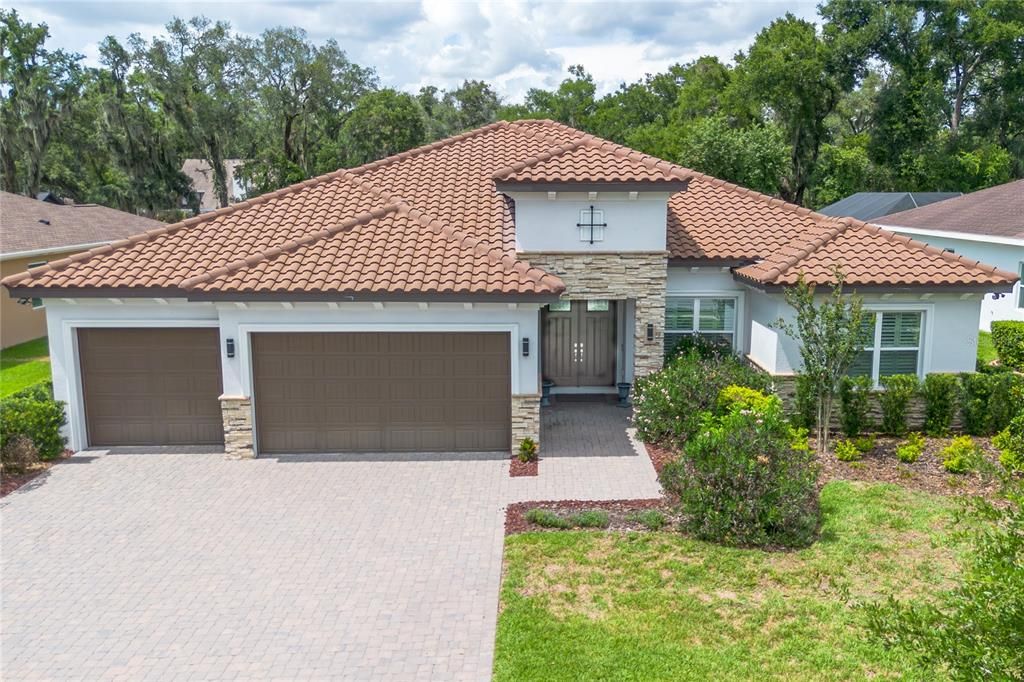 For Sale: $850,000 (4 beds, 3 baths, 2992 Square Feet)
