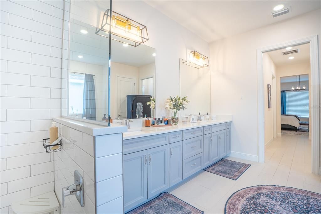 For Sale: $850,000 (4 beds, 3 baths, 2992 Square Feet)