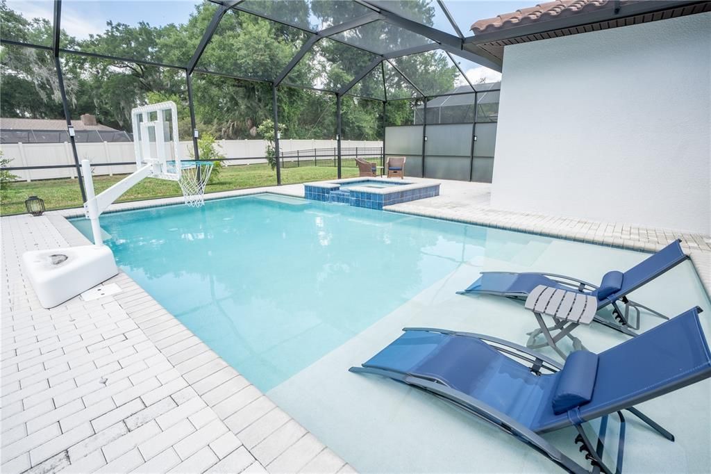 For Sale: $850,000 (4 beds, 3 baths, 2992 Square Feet)