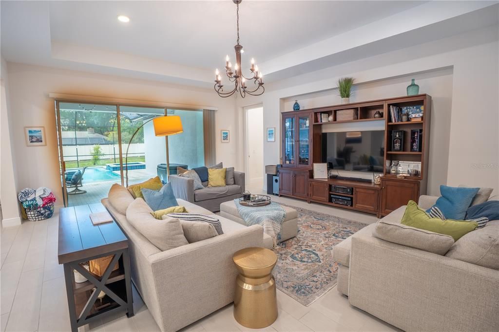 For Sale: $850,000 (4 beds, 3 baths, 2992 Square Feet)