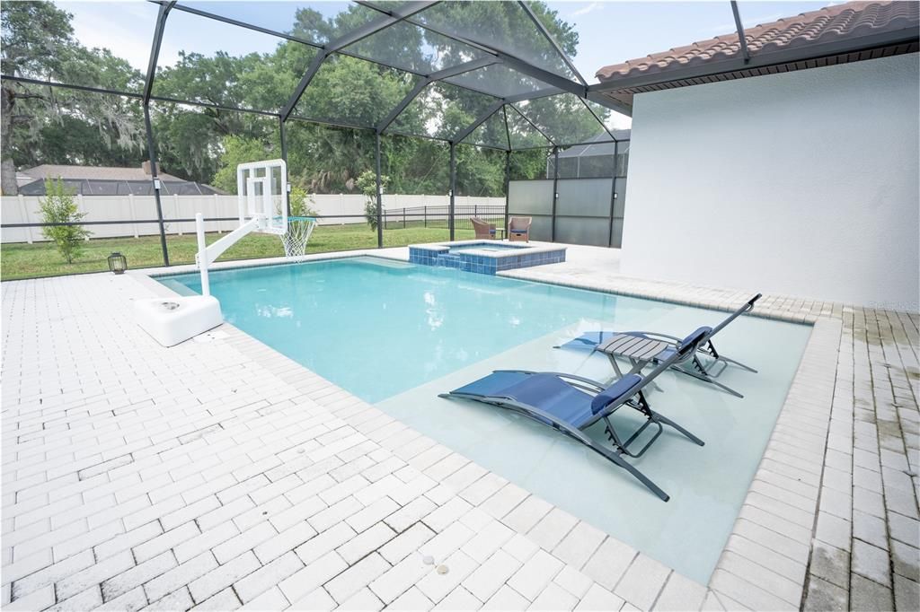For Sale: $850,000 (4 beds, 3 baths, 2992 Square Feet)