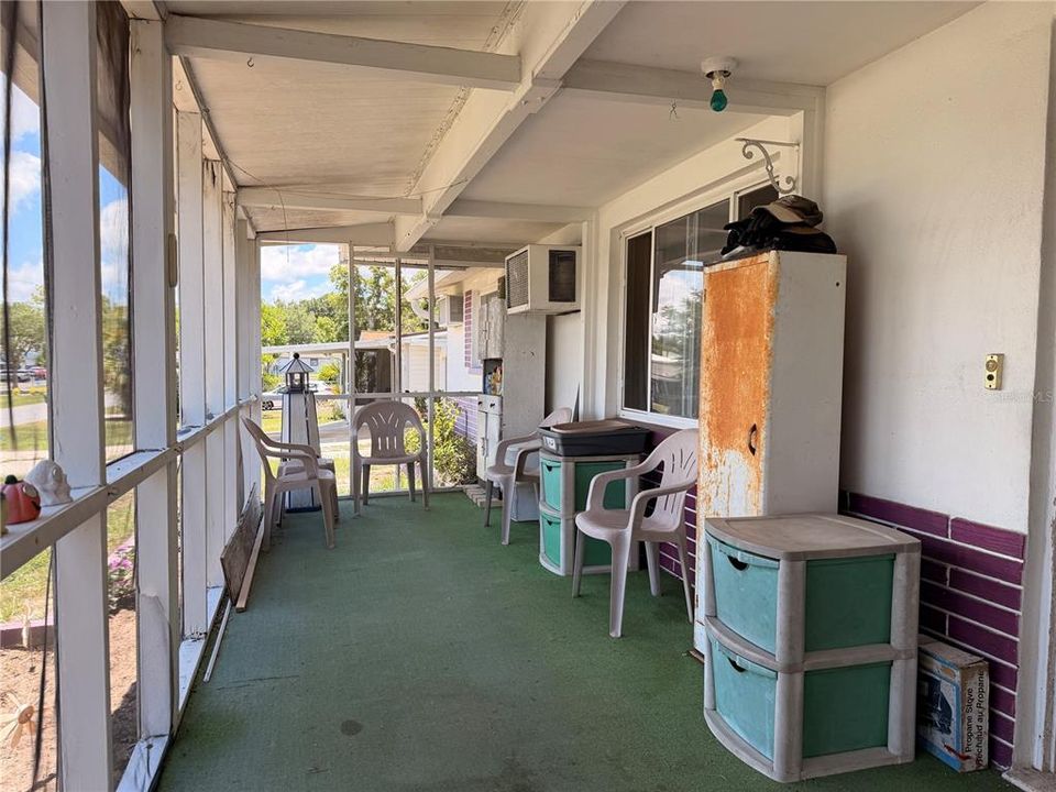 For Sale: $145,000 (2 beds, 1 baths, 1016 Square Feet)