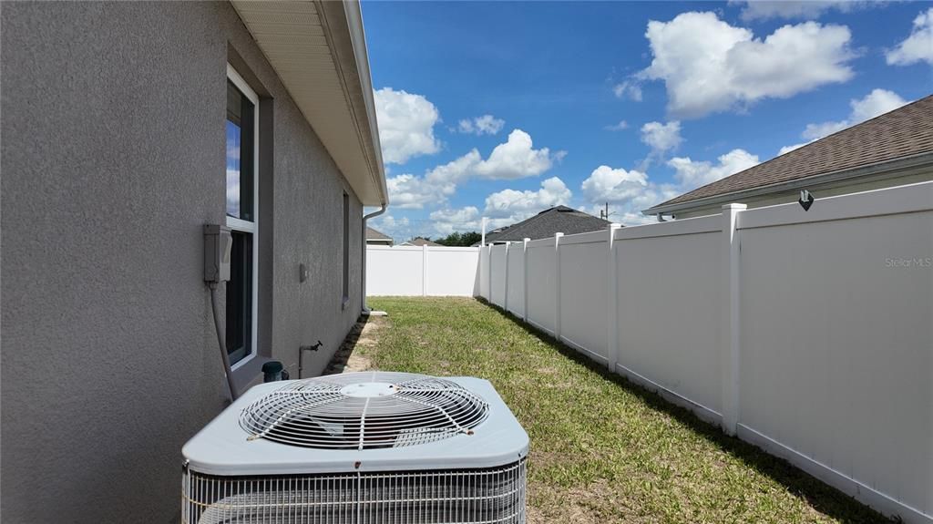For Sale: $290,000 (3 beds, 2 baths, 1348 Square Feet)