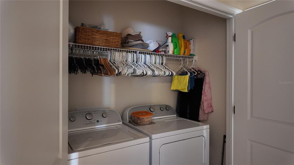 For Sale: $290,000 (3 beds, 2 baths, 1348 Square Feet)