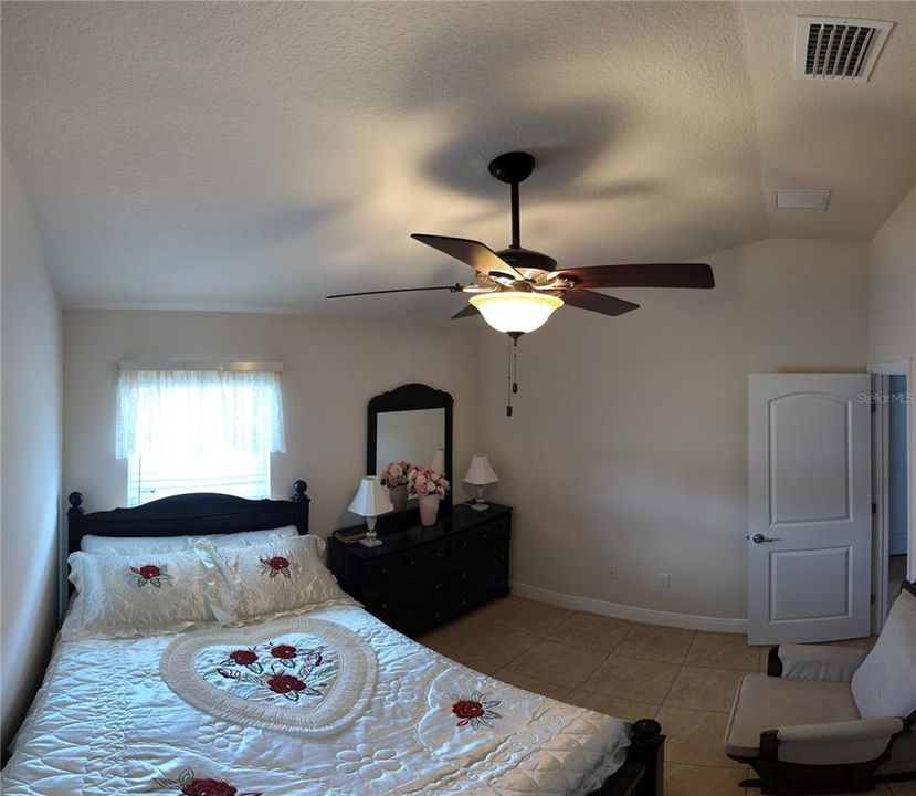 For Sale: $290,000 (3 beds, 2 baths, 1348 Square Feet)