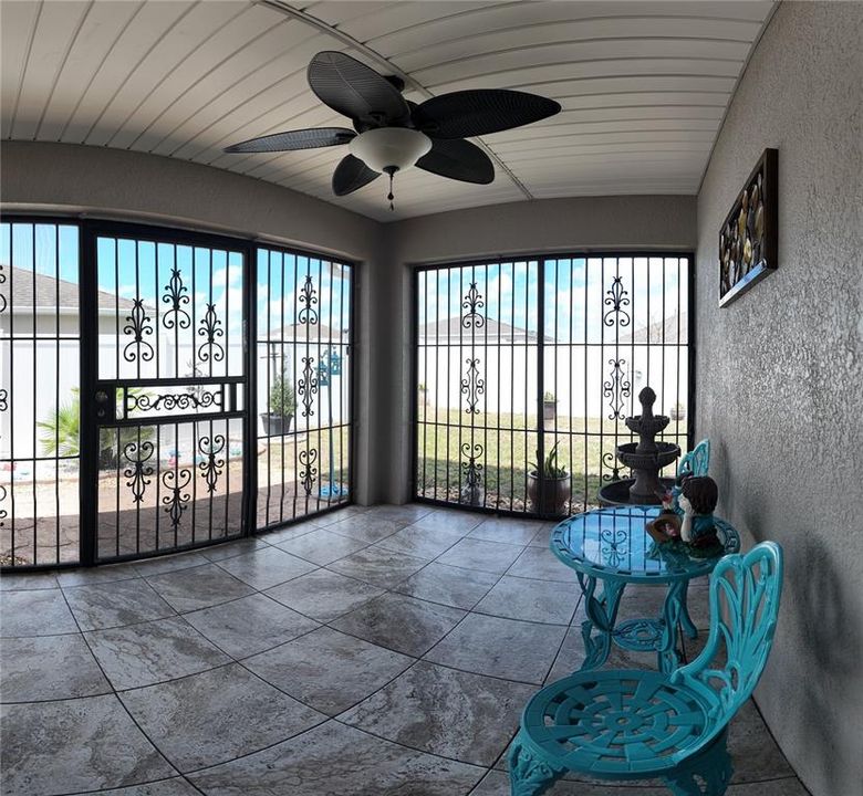 For Sale: $290,000 (3 beds, 2 baths, 1348 Square Feet)