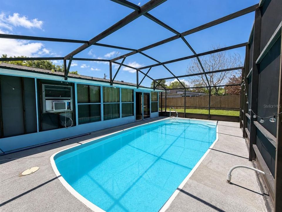 For Sale: $269,900 (2 beds, 2 baths, 1258 Square Feet)