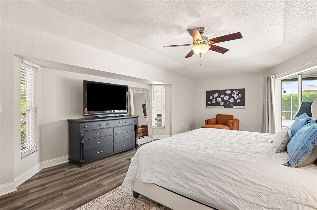 For Sale: $500,000 (3 beds, 2 baths, 2273 Square Feet)