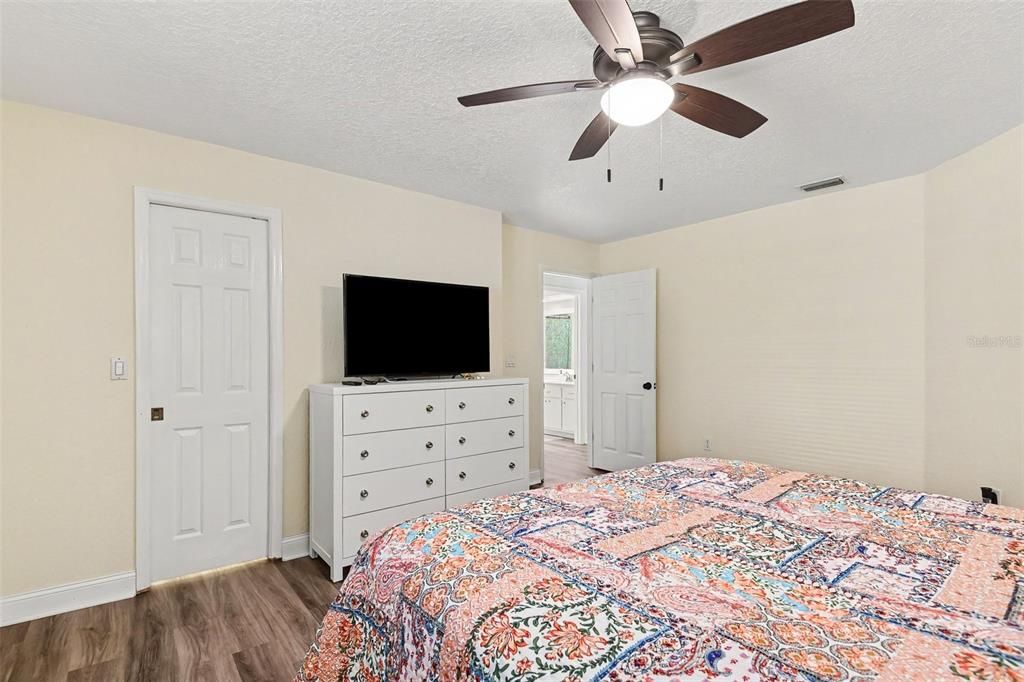 For Sale: $500,000 (3 beds, 2 baths, 2273 Square Feet)