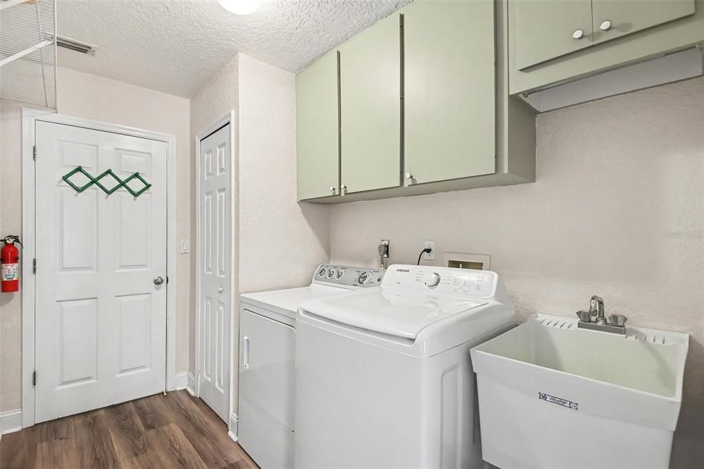 For Sale: $500,000 (3 beds, 2 baths, 2273 Square Feet)