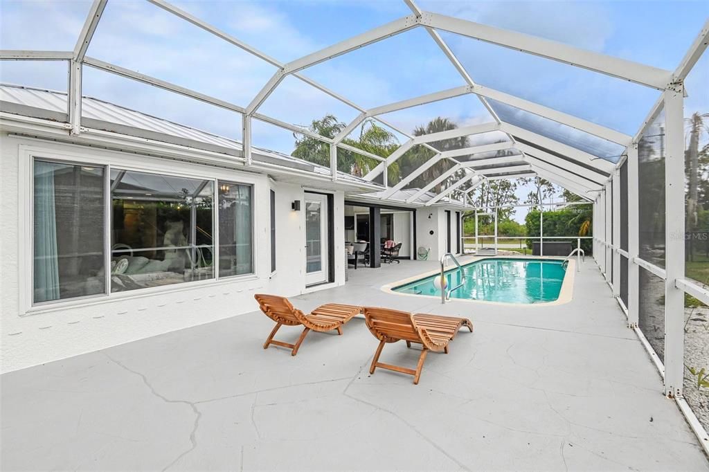 For Sale: $500,000 (3 beds, 2 baths, 2273 Square Feet)