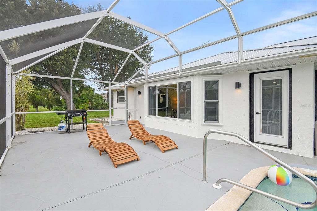 For Sale: $500,000 (3 beds, 2 baths, 2273 Square Feet)