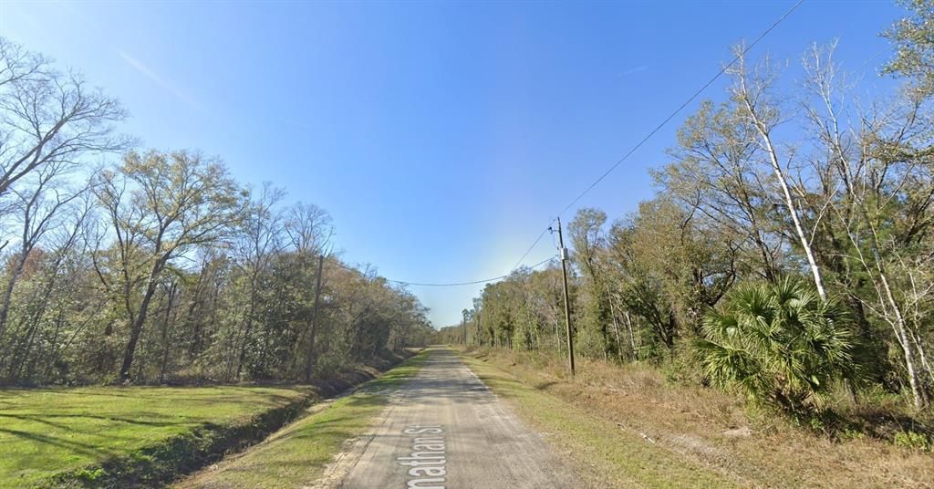 На продажу: $50,000 (1.14 acres)