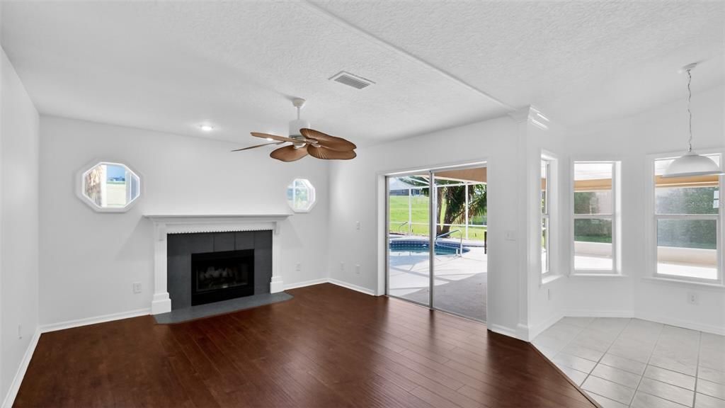 En Venta: $449,900 (3 camas, 2 baños, 1865 Pies cuadrados)