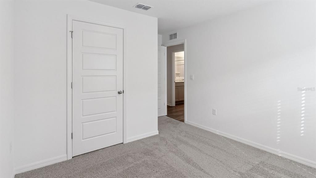 For Sale: $302,900 (5 beds, 2 baths, 1708 Square Feet)