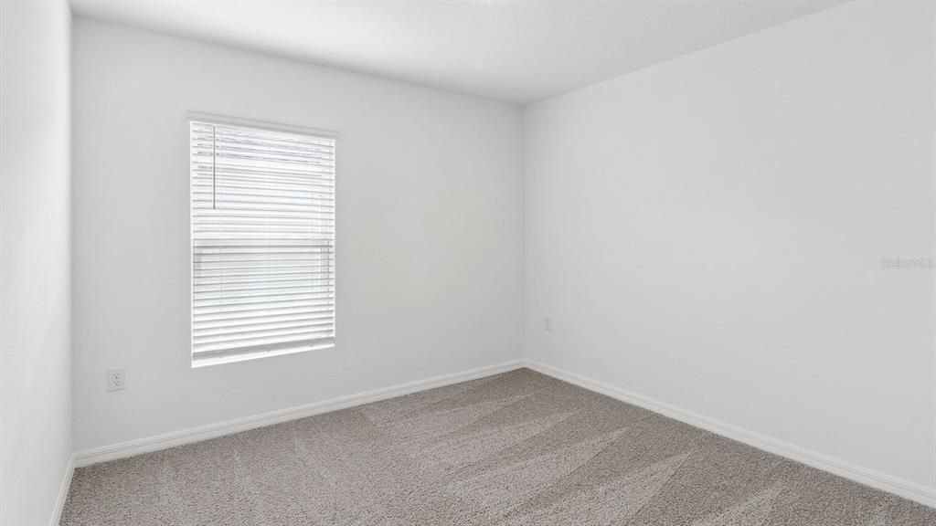 For Sale: $302,900 (5 beds, 2 baths, 1708 Square Feet)