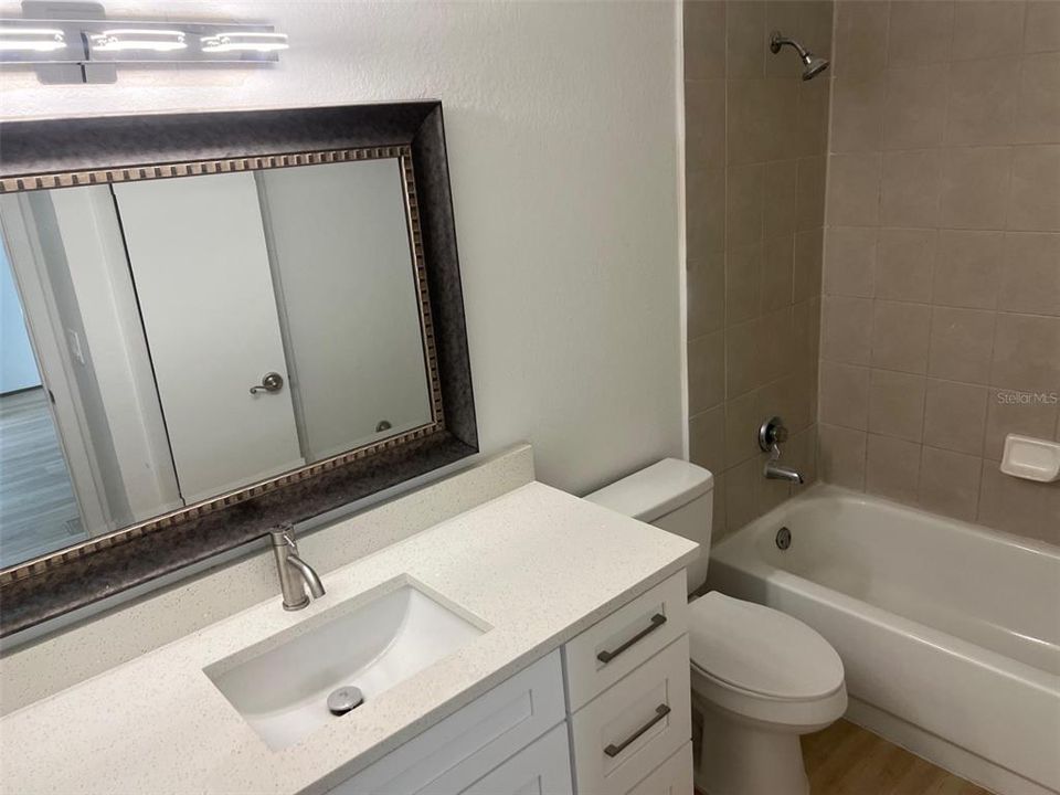 В аренду: $1,750 (2 спален, 2 ванн, 1067 Квадратных фут)