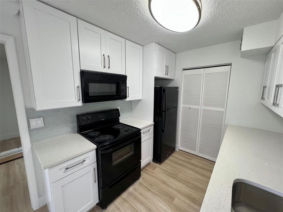 В аренду: $1,750 (2 спален, 2 ванн, 1067 Квадратных фут)