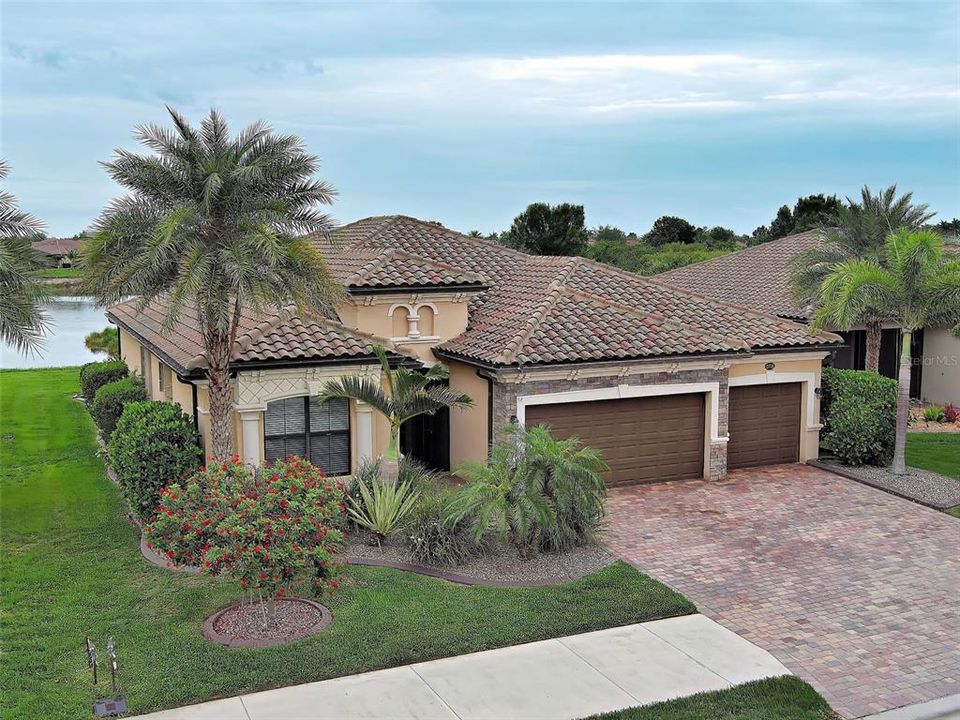 For Sale: $589,900 (4 beds, 2 baths, 2243 Square Feet)