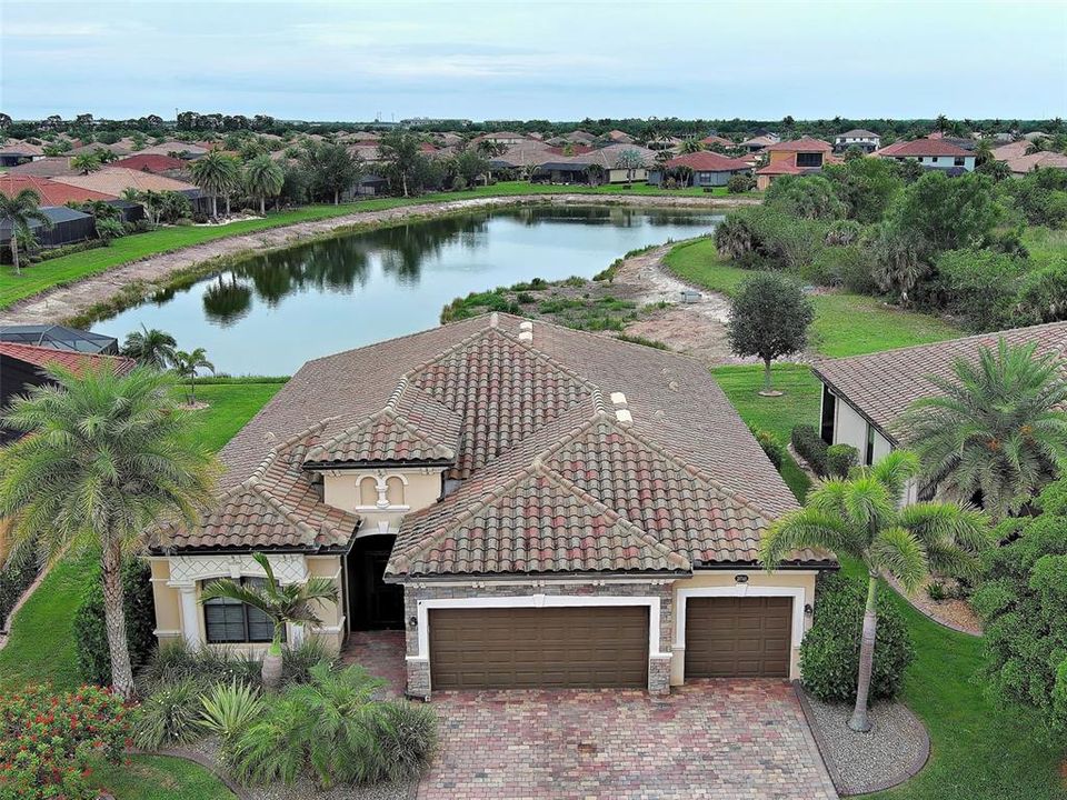 For Sale: $589,900 (4 beds, 2 baths, 2243 Square Feet)
