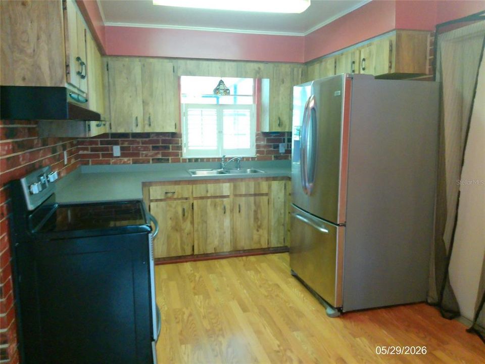 For Rent: $1,700 (3 beds, 2 baths, 1353 Square Feet)