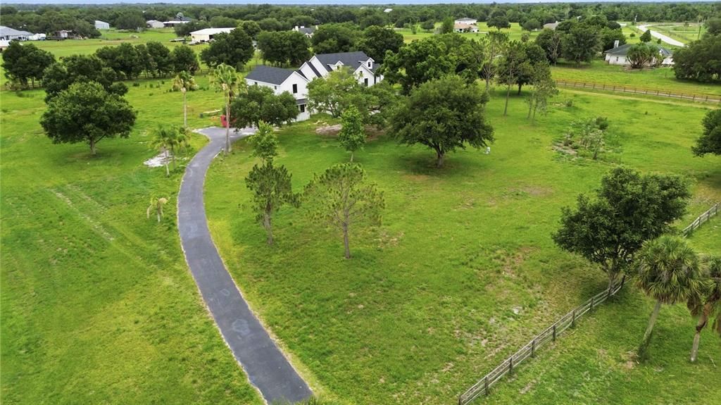 For Sale: $3,635,000 (6 beds, 4 baths, 4555 Square Feet)