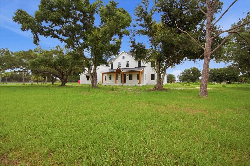 For Sale: $3,635,000 (6 beds, 4 baths, 4555 Square Feet)