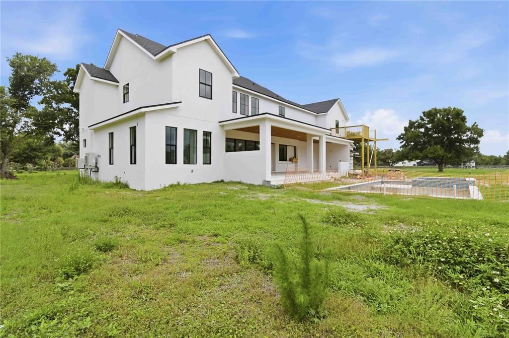 For Sale: $3,635,000 (6 beds, 4 baths, 4555 Square Feet)