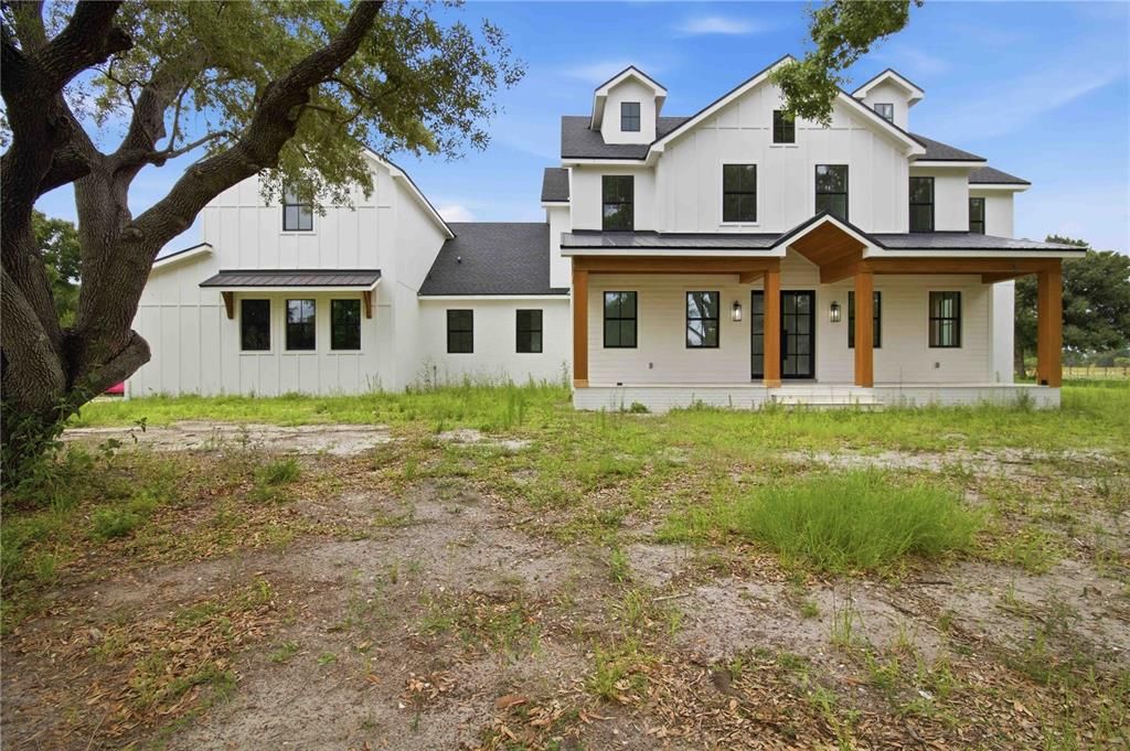 For Sale: $3,635,000 (6 beds, 4 baths, 4555 Square Feet)