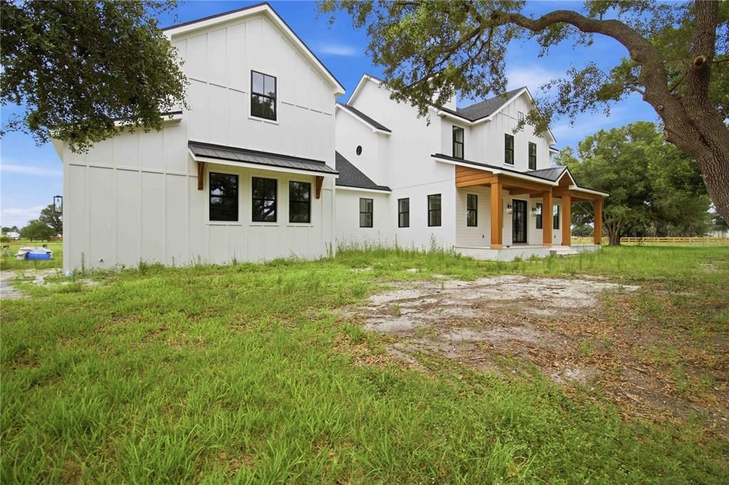 For Sale: $3,635,000 (6 beds, 4 baths, 4555 Square Feet)