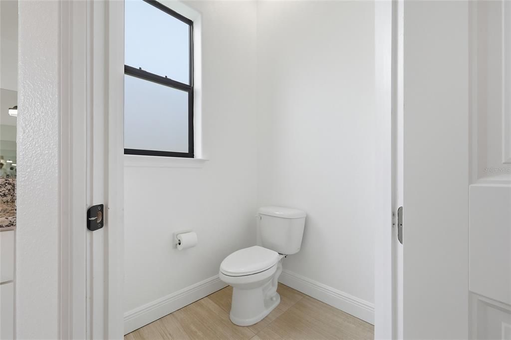 En Venta: $823,900 (4 camas, 3 baños, 2568 Pies cuadrados)