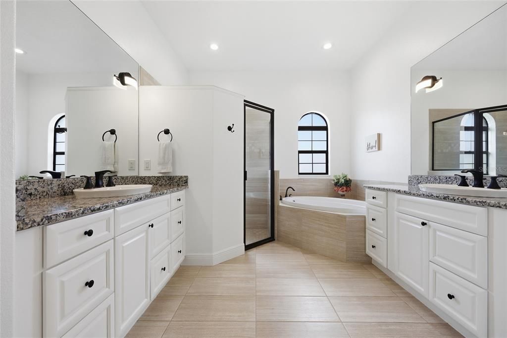 En Venta: $823,900 (4 camas, 3 baños, 2568 Pies cuadrados)