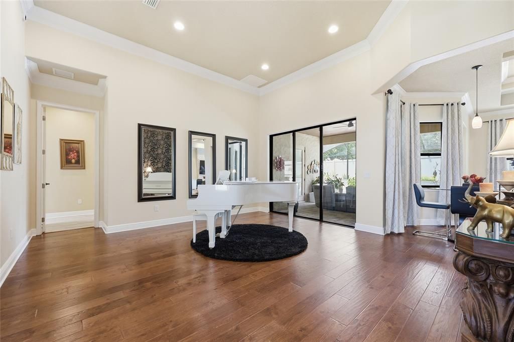En Venta: $823,900 (4 camas, 3 baños, 2568 Pies cuadrados)